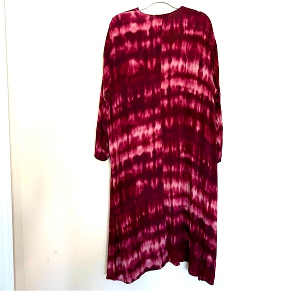 Torrid Women’s Red Tie Dye Gauze Long Sleeve Open Front Cardigan - Picture 10 of 14